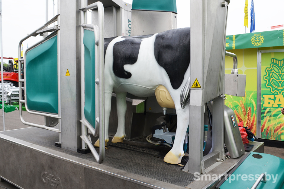 Роботизированный доильный модуль
