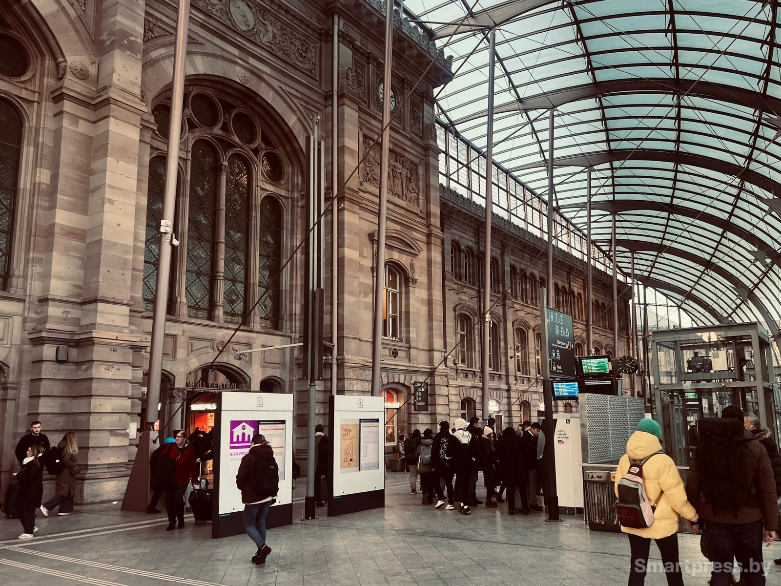 3-Страсбург 2025. Старое здание вокзала под куполом.jpg