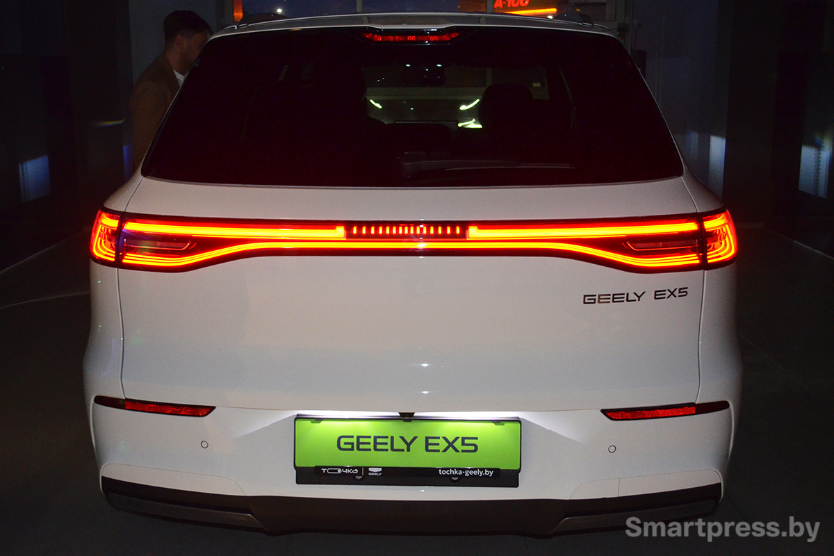 Задняя оптика Geely EX50