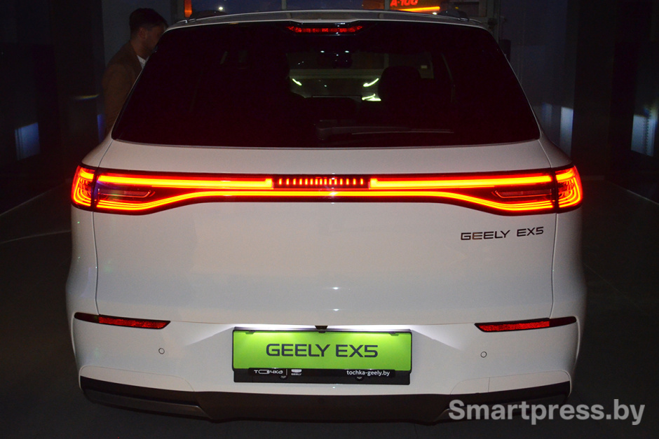 Задняя оптика Geely EX50