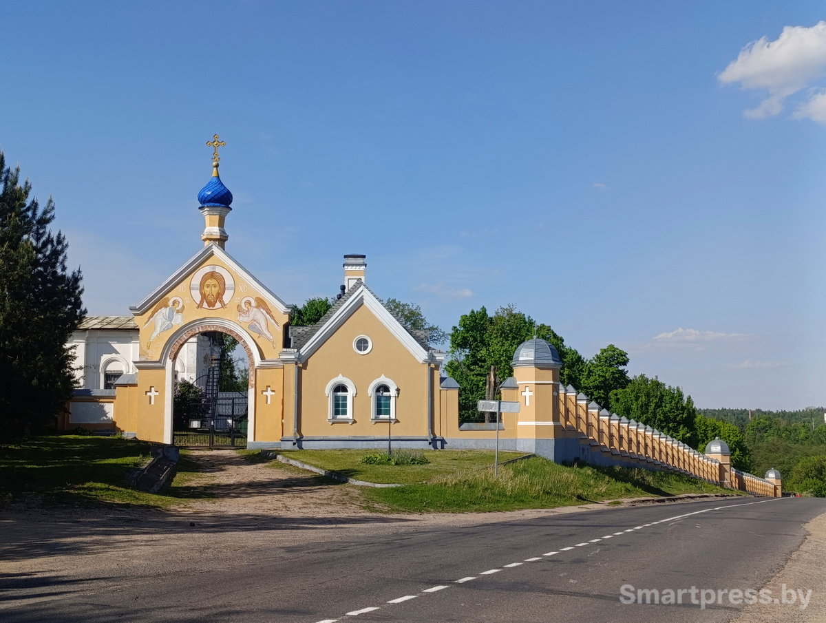 храм