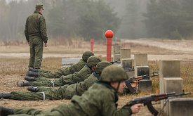 Лукашенко подписал указ о призыве офицеров запаса на военную службу