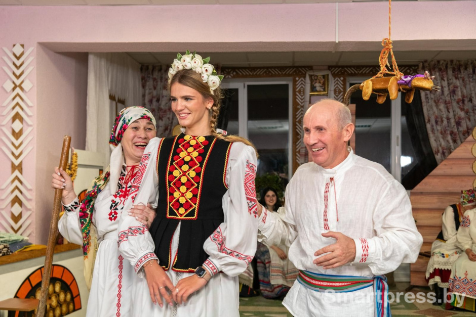 17-Сваты вечера Наталья Юшкевич и Сергей Янковский нашли жертву среди гостей.jpg