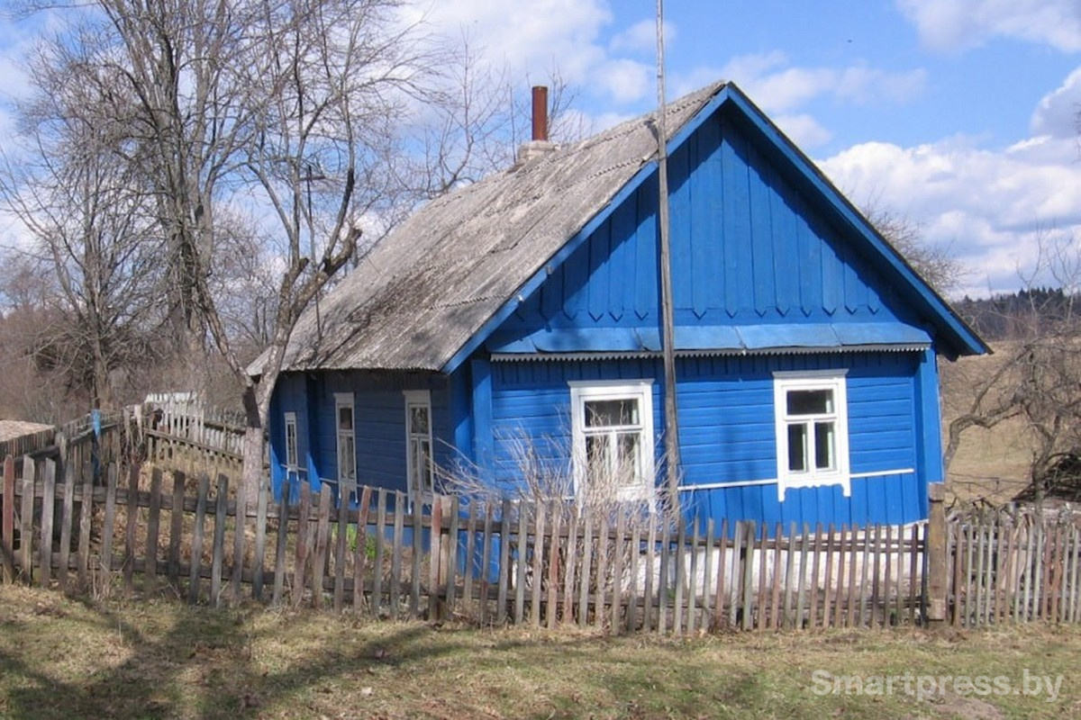 4-В этом деревенском доме Надежда проводила все школьные каникулы.jpg