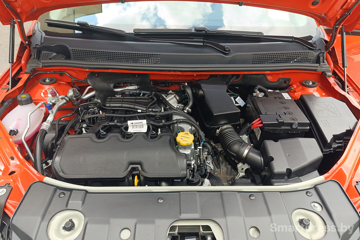 Lada Iskra SW Cross подкапотное пространство