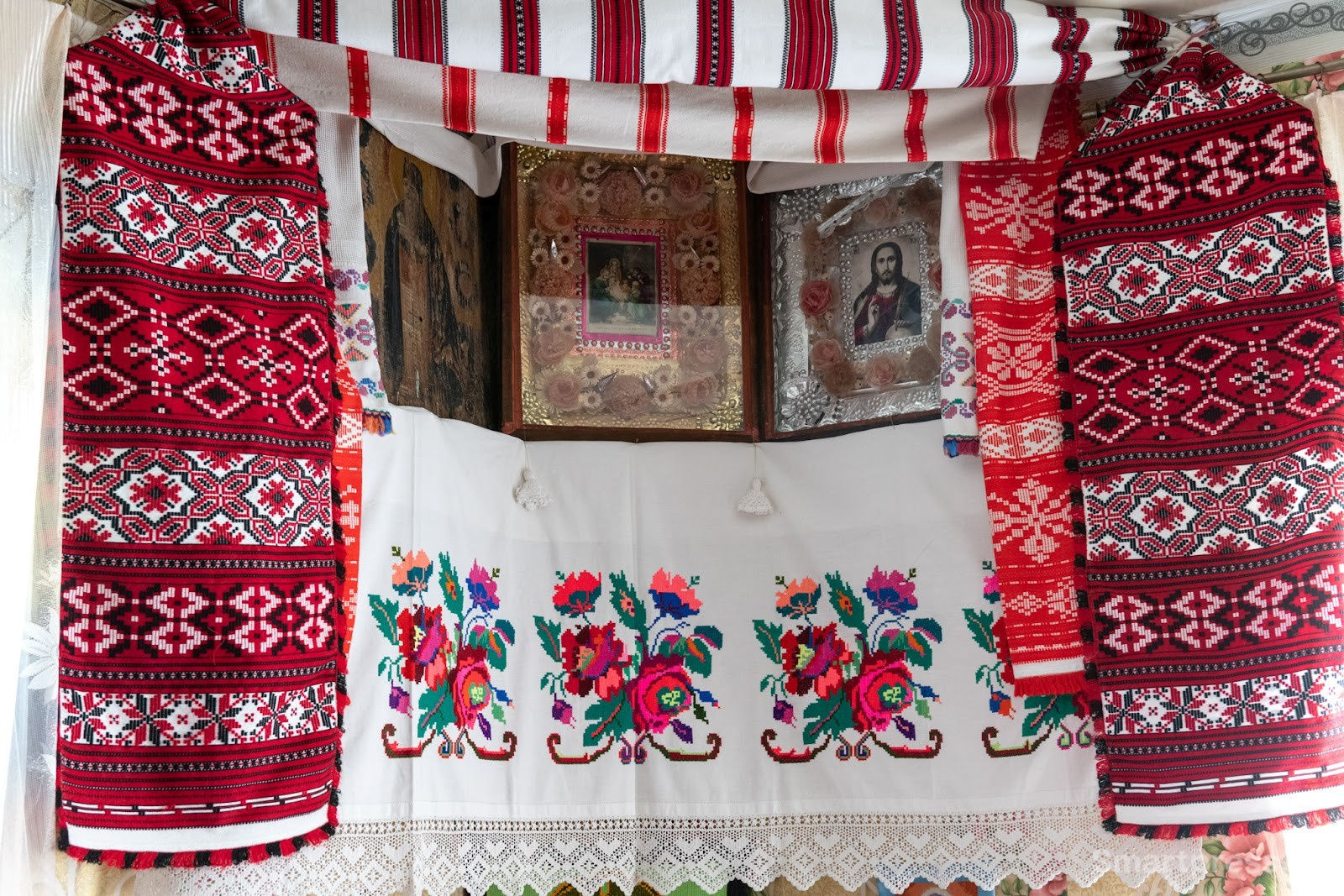 10-Красный угол с рушником.jpg