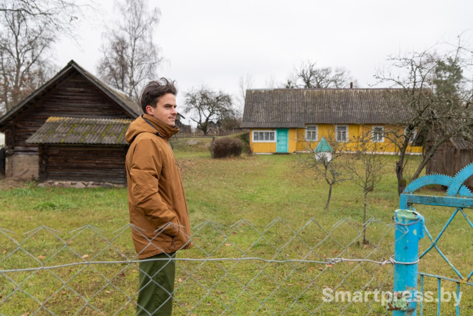 27-Хата Романа Жука в Любках.jpg