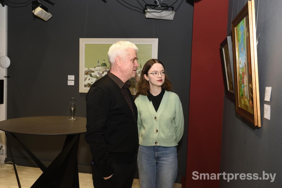 24-Владелец компании Wisecraft Сергей Петров и его дочь менеджер Анна.jpg