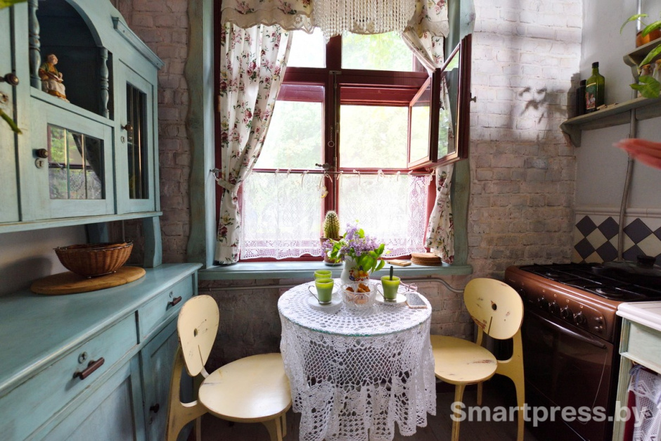 7-Как семья переделала коммуналку в Осмоловке в маленький Париж.jpg