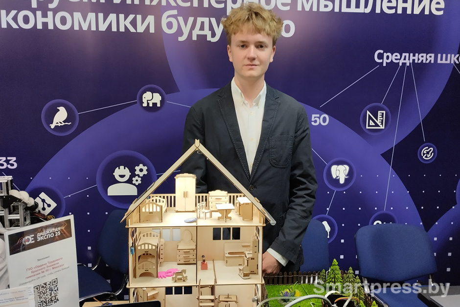 Захар Сулежко и его прототип умного дома