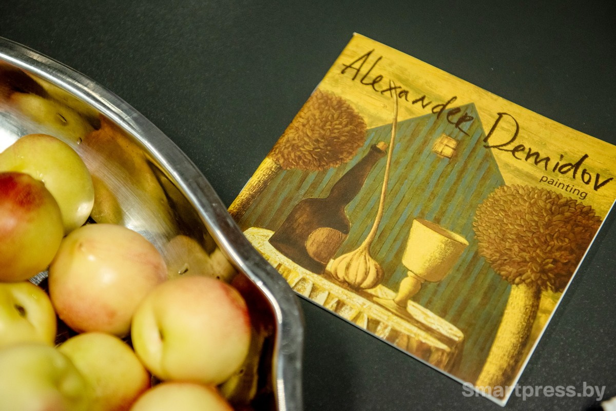 6-Работы художника Александра Демидова в офисе Смартпресс.jpg