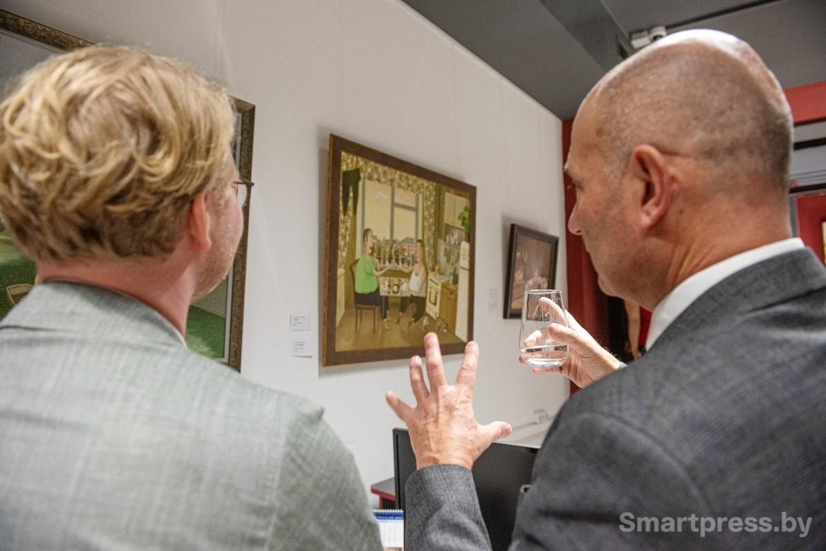 9-Советник посольства Германии Филипп Энгстлер и глава дипмиссии Италии Томазо Маркеджани.jpg