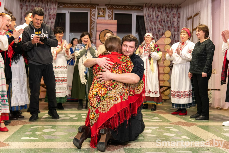 28-Во время белорусского обряда Ката пячы.jpg