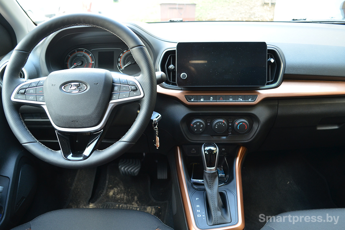 Lada Iskra SW Cross передняя консоль