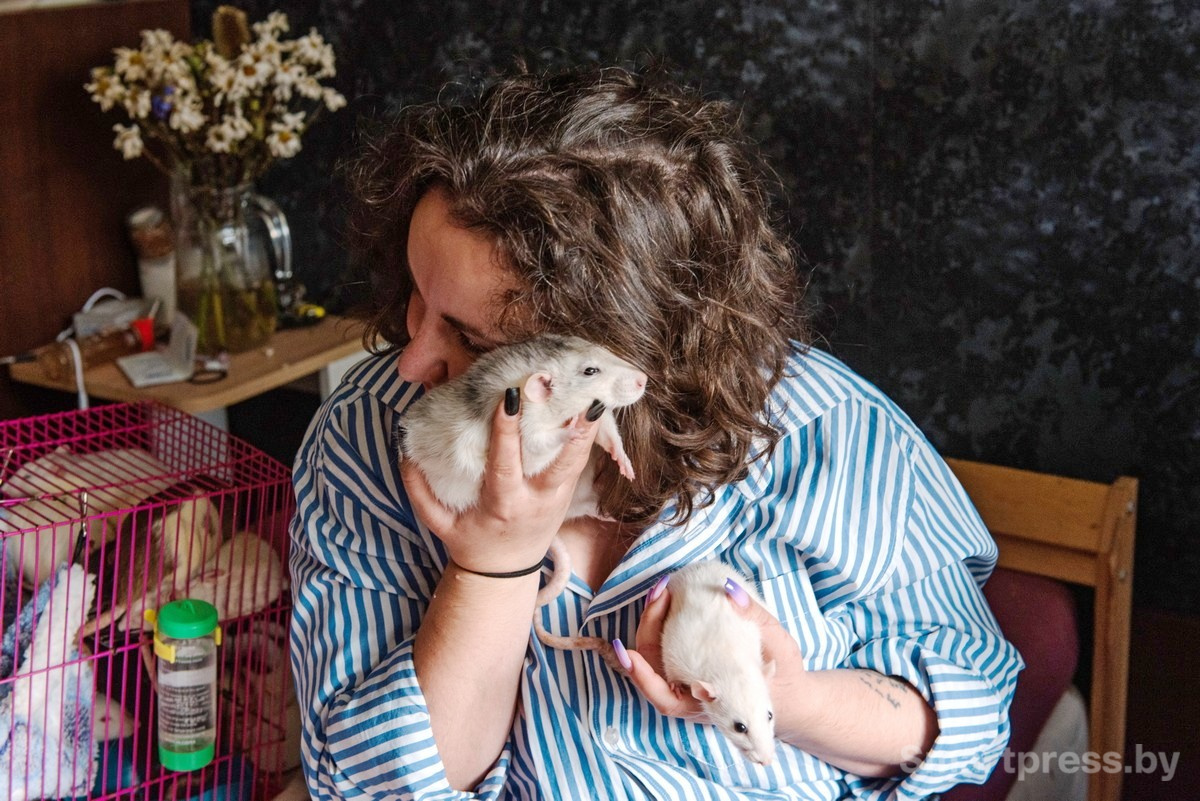 7-Мария Тихомирова с питомцами.jpg