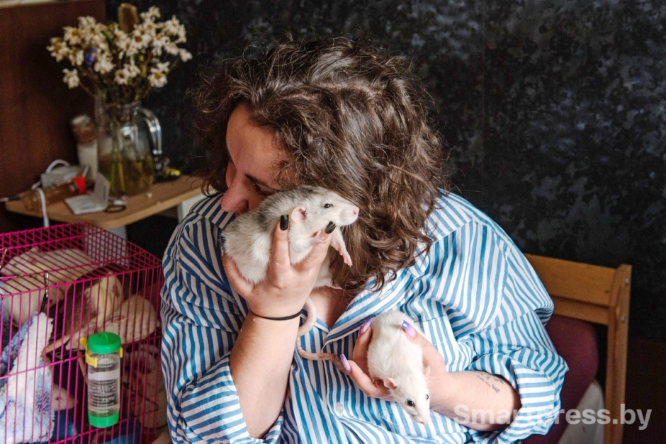 7-Мария Тихомирова с питомцами.jpg