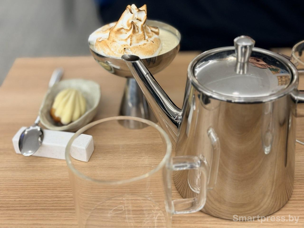 10-Меренга с лимонным кремом и печенье Мадлен.jpg