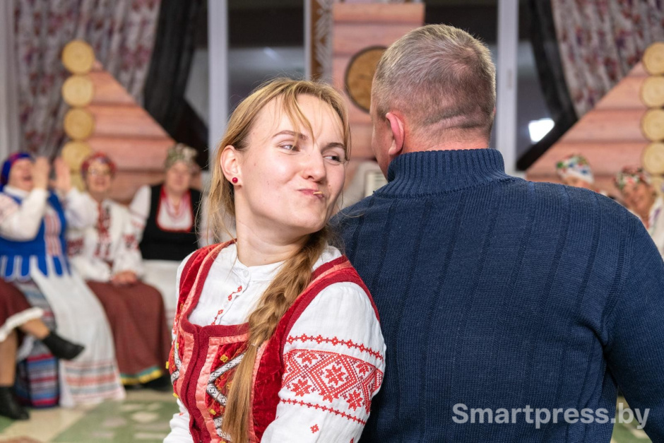 27-Во время белорусского обряда Ката пячы.jpg