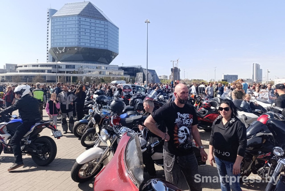 Минск_библиотека_байкеры