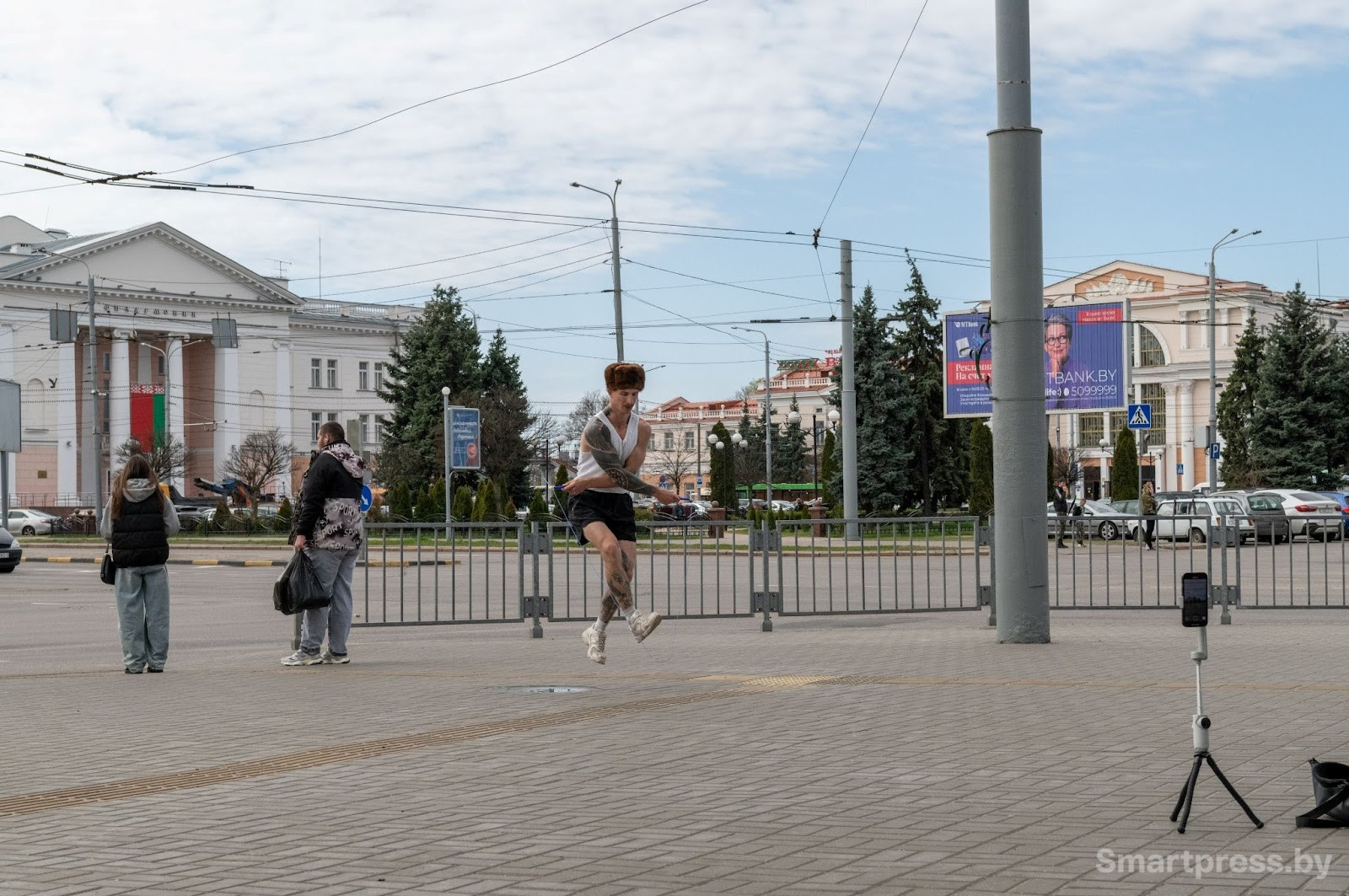 Васянин прыгает на скакалке.jpg