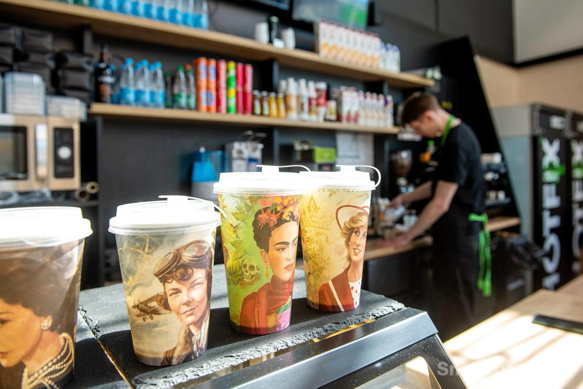 9-В кофейне.jpg