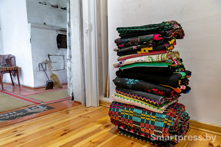 17-Домотканые покрывала из коллекции Екатерины Климович.jpg