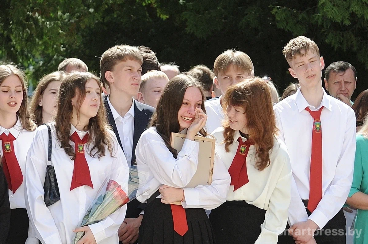 Последний звонок в Фаниполе.JPG