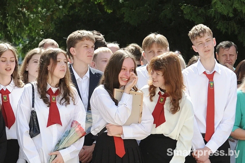 Последний звонок в Фаниполе.JPG