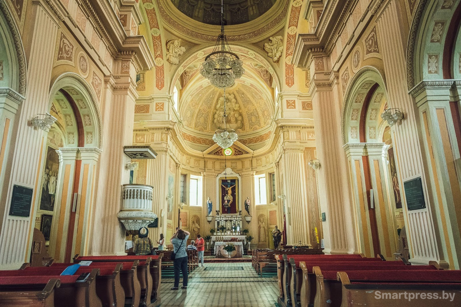 Костел Святого Тадеуша в деревне Лучай 3.jpg