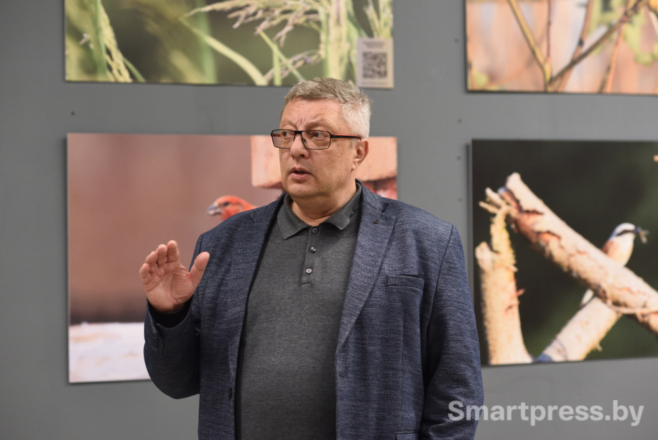 Вячеслав Зенькович на выставке