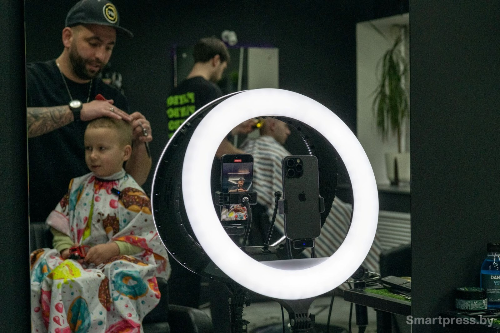 В парикмахерской Владислава Якушина.jpg