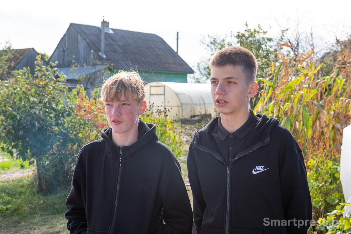 21-Слева направо - Лев и Тимофей.jpg