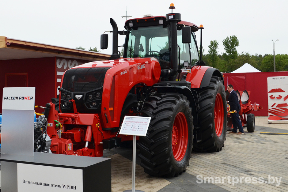 трактор BELARUS 3522