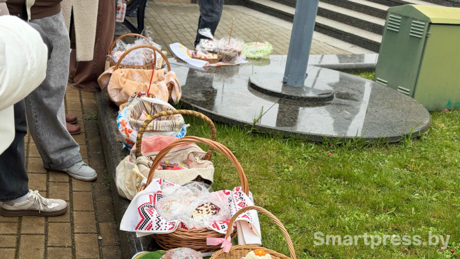 Всехсвятская церковь 05.jpg