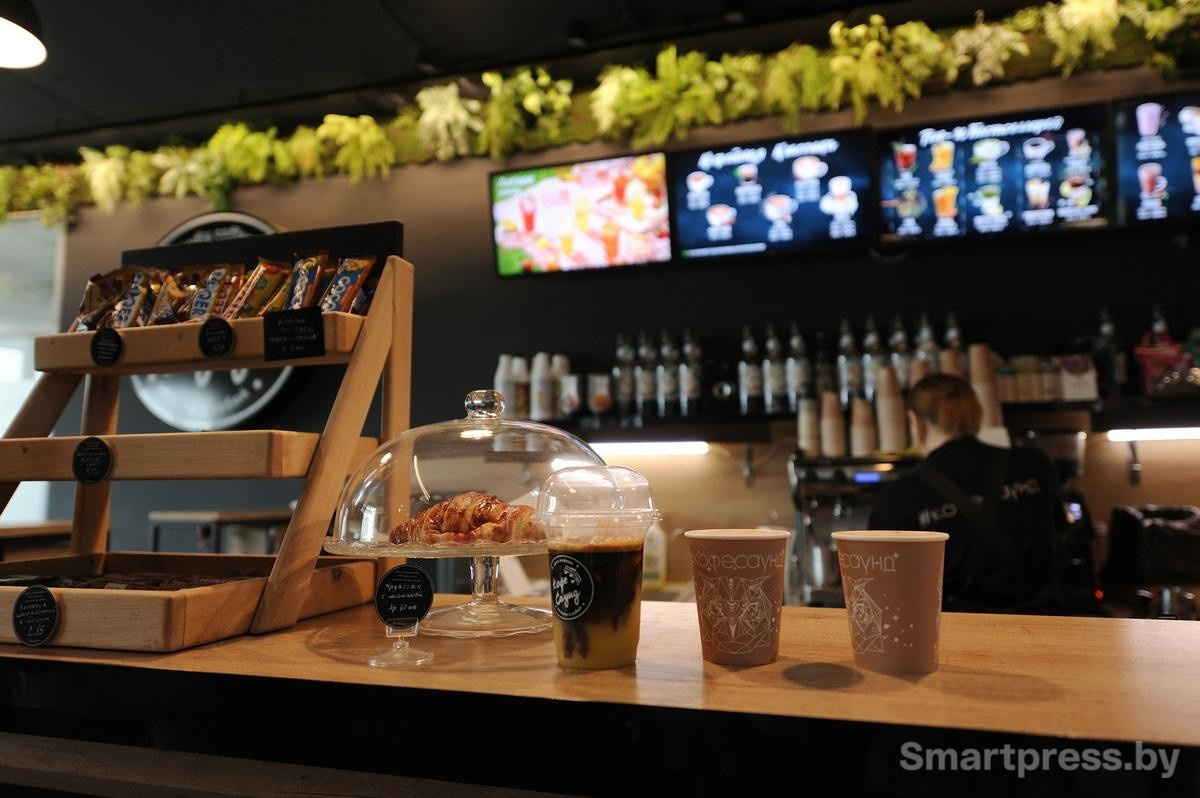 12-Кофе в кофейне.jpg