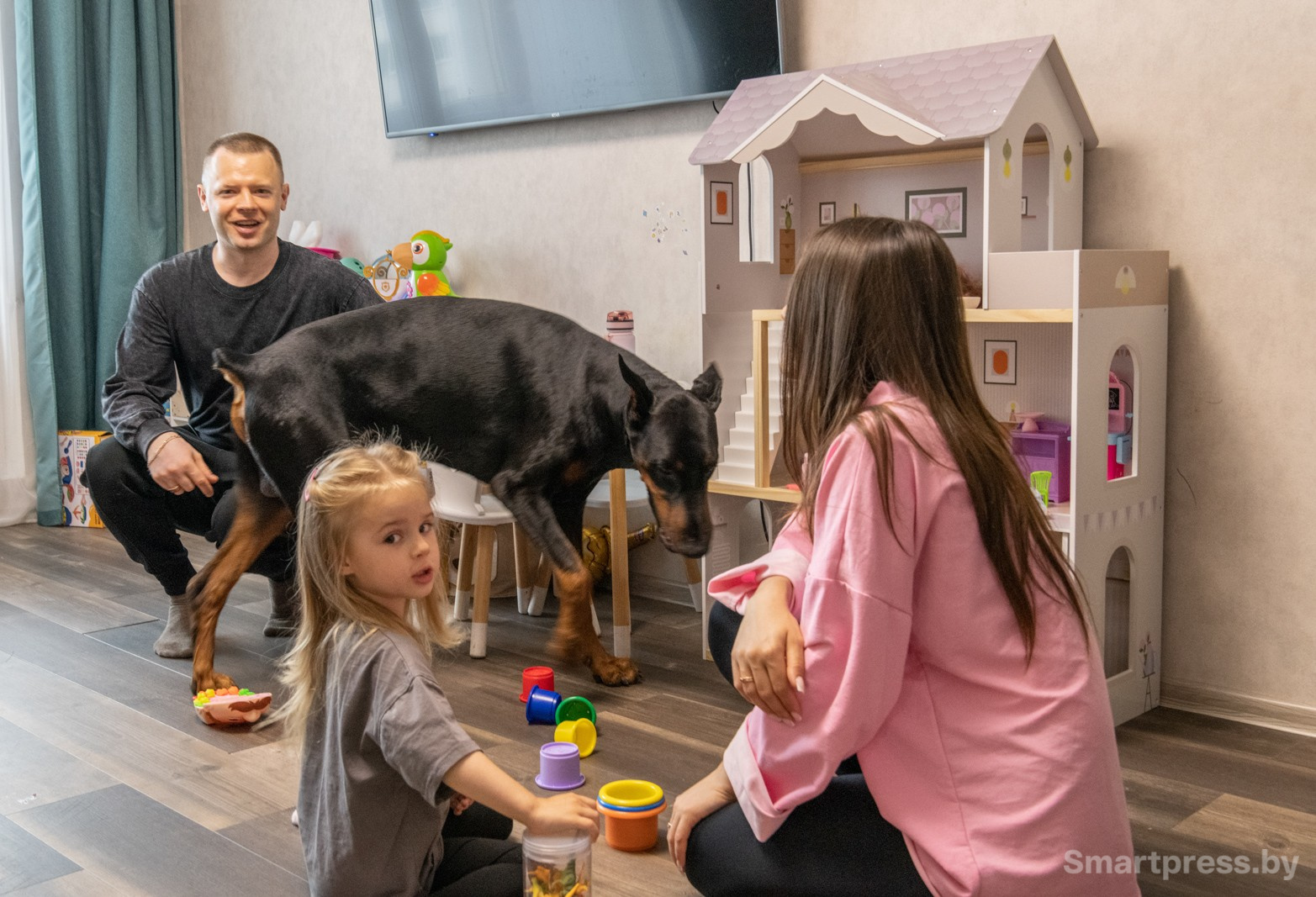 11-Семья Трипутько и доберман Рагнар.jpg