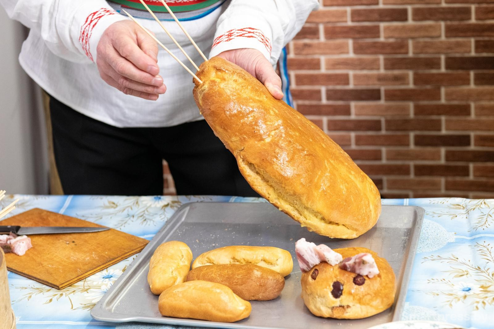 9-Кота специально делают так чтобы укусить на ходу его было невозможно.jpg