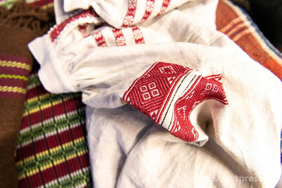 10-Часть белорусского народного строя рубашка-вышиванка.jpg