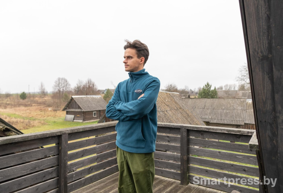 1-Роман Жук полгода назад переехал в тихую деревню.jpg