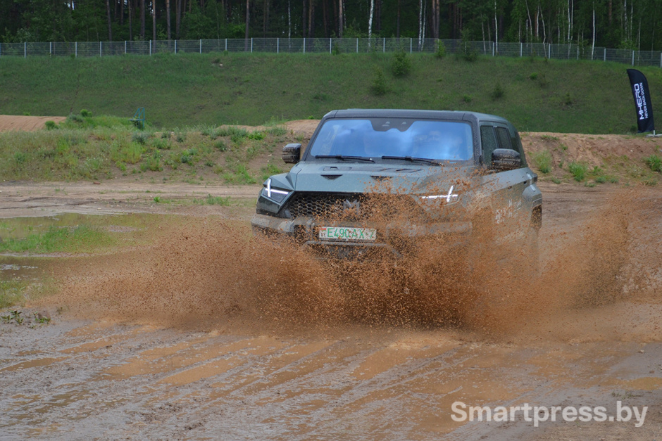 M-Hero 917 в грязи