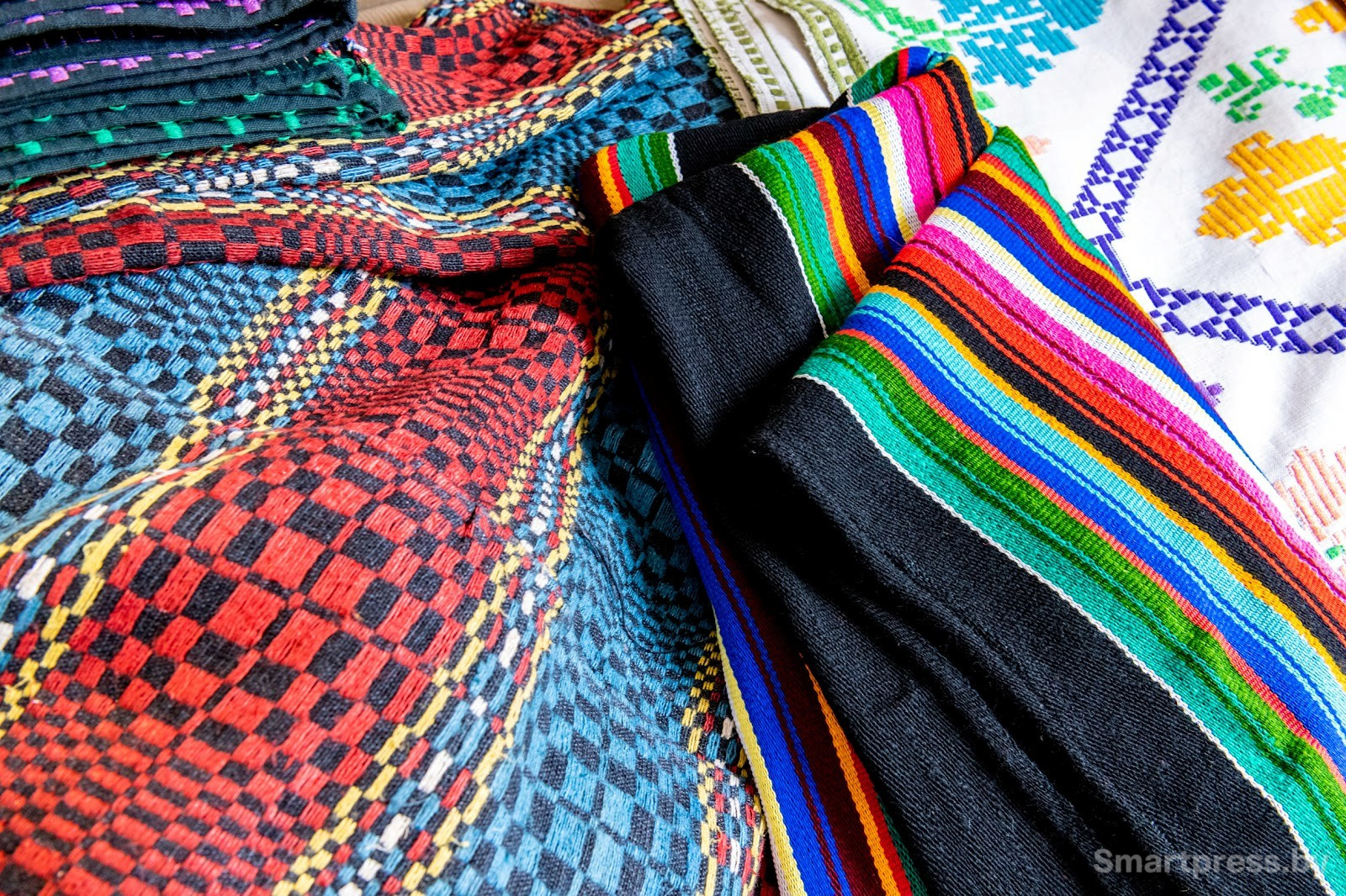 22-Домотканые покрывала из коллекции Екатерины Климович.jpg