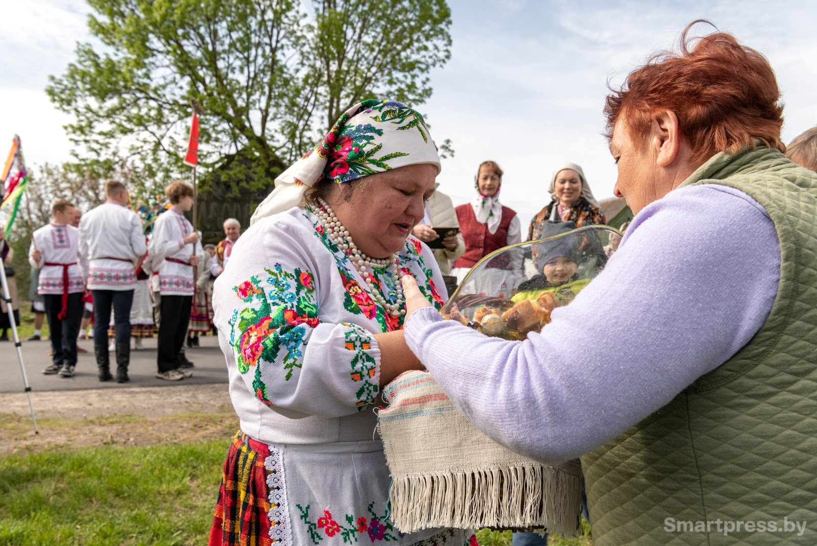 В деревне Погост водят Юрьевский хоровод 19.jpg