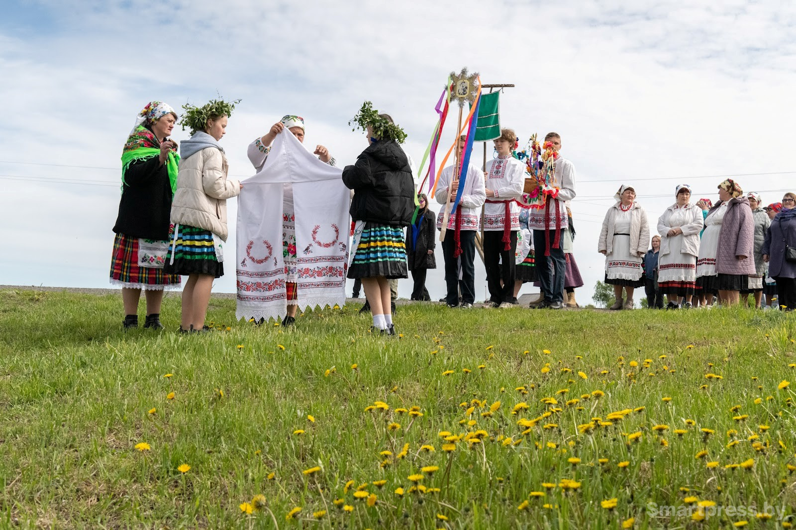 В деревне Погост водят Юрьевский хоровод 12.jpg