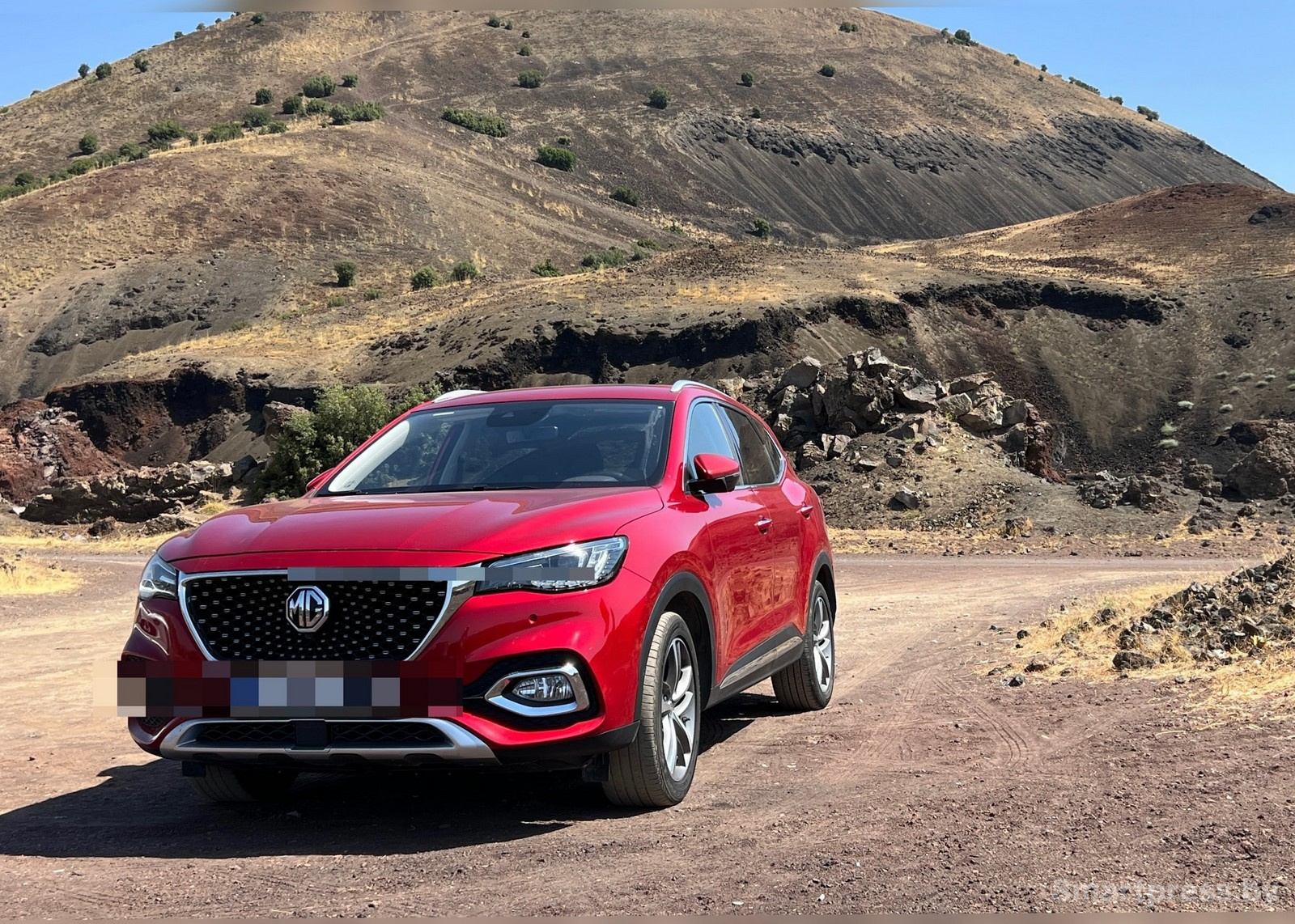 2-Лавовые поля в Куле и красная MG.jpg