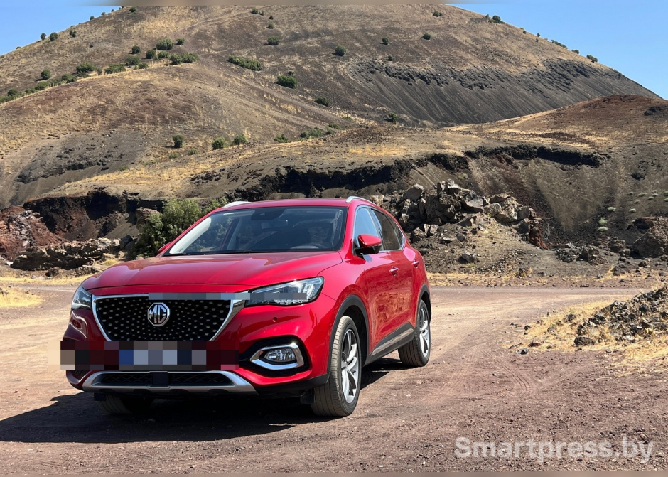 2-Лавовые поля в Куле и красная MG.jpg