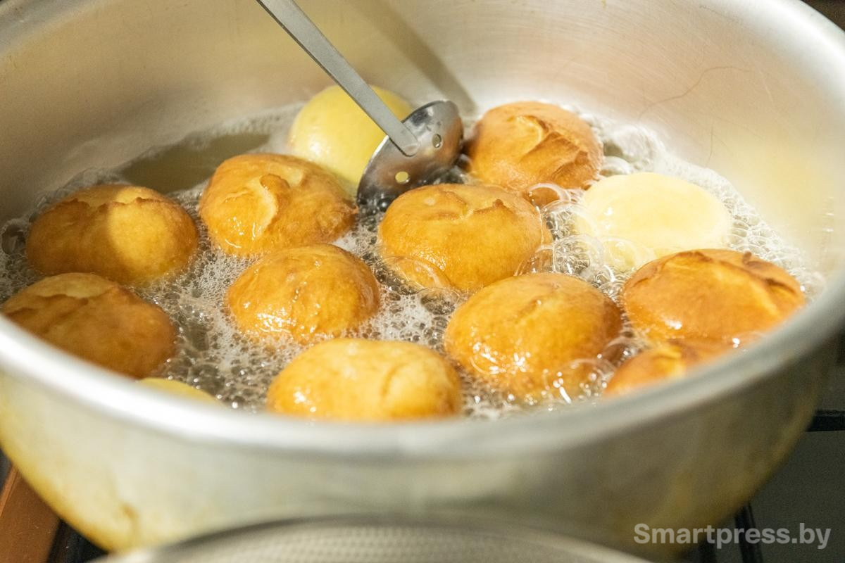 19-Пончики запекаются в свином жире.jpg