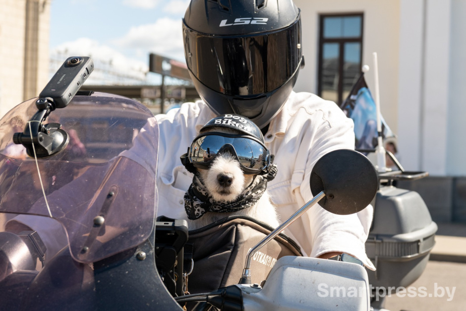 1-Дмитрий Кугач и джек-рассел-терьер Джеки.jpg