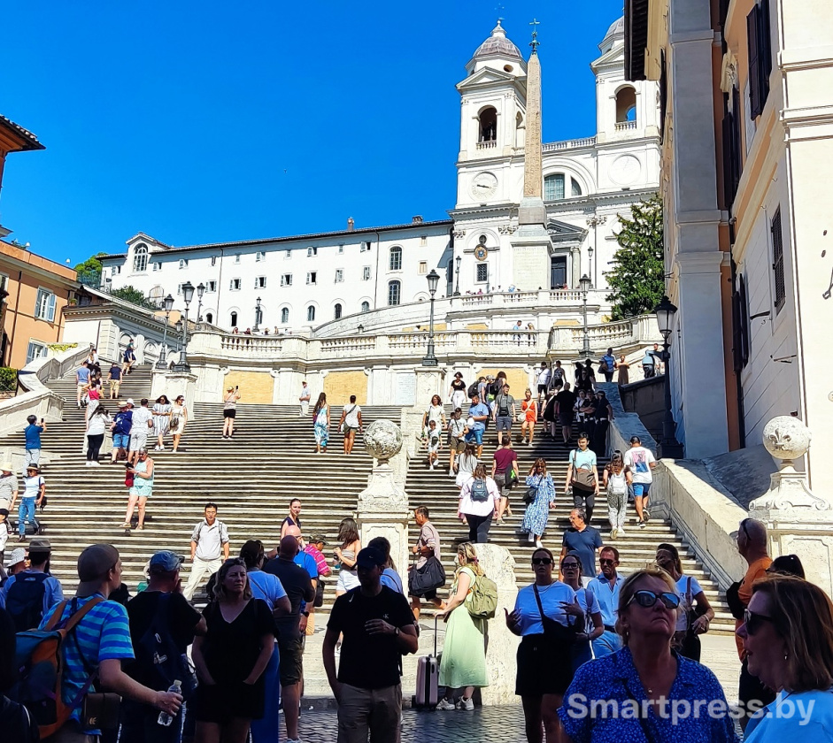 Испанская лестница в Риме.jpg