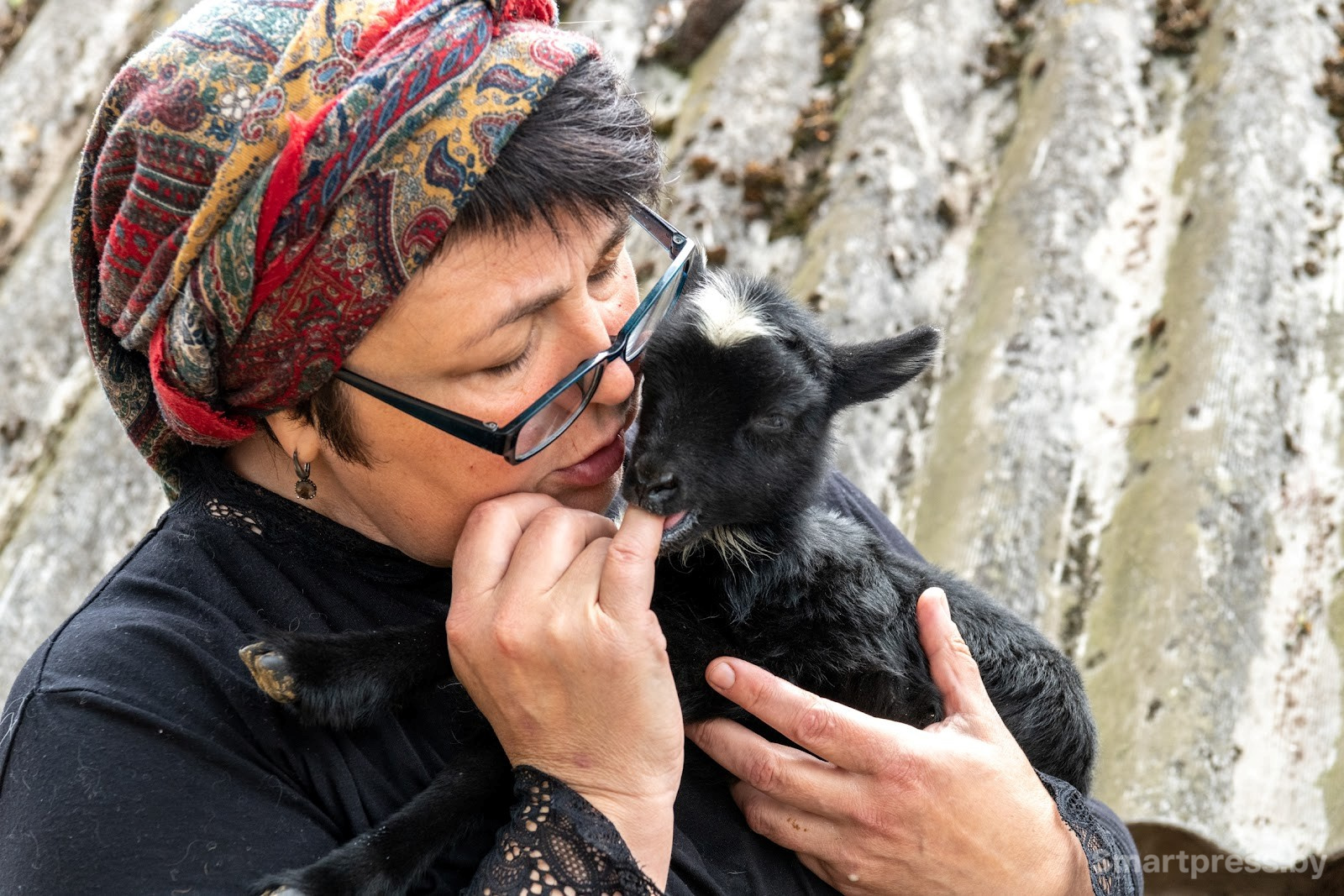 12-Наталья Строк и ее козы.jpg