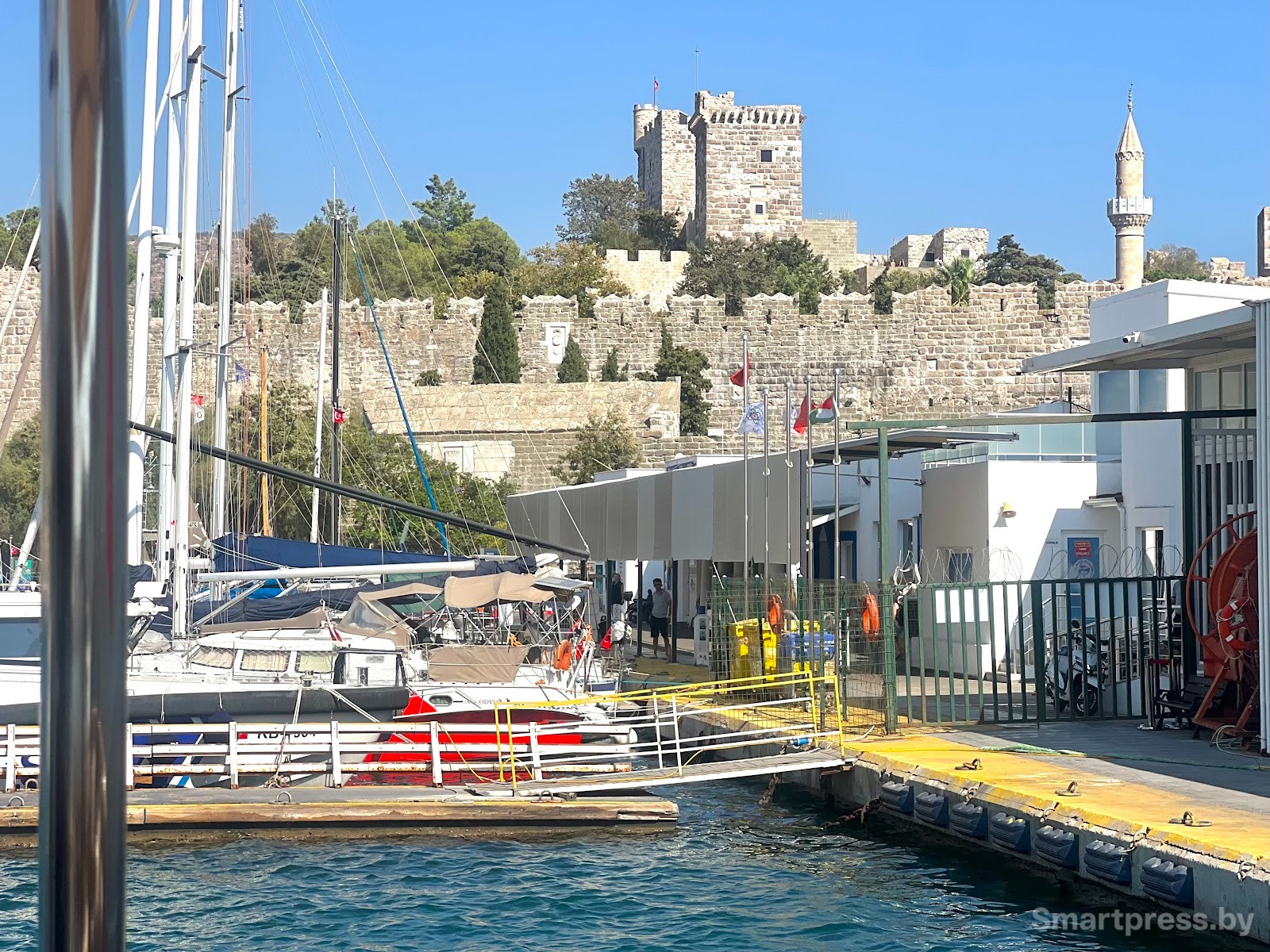 5-Причал и яхты.jpg